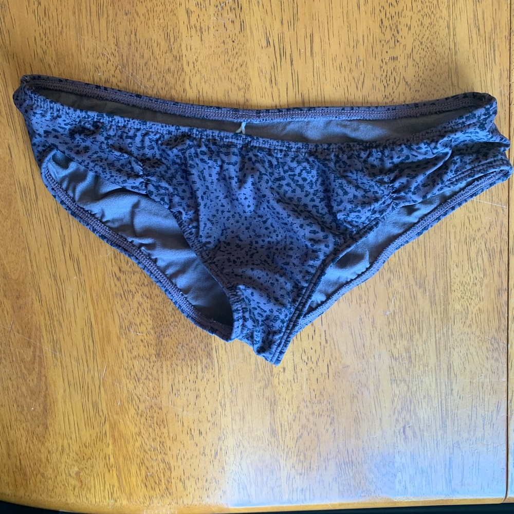 *LIKE NEW O’Neill bikini bottoms